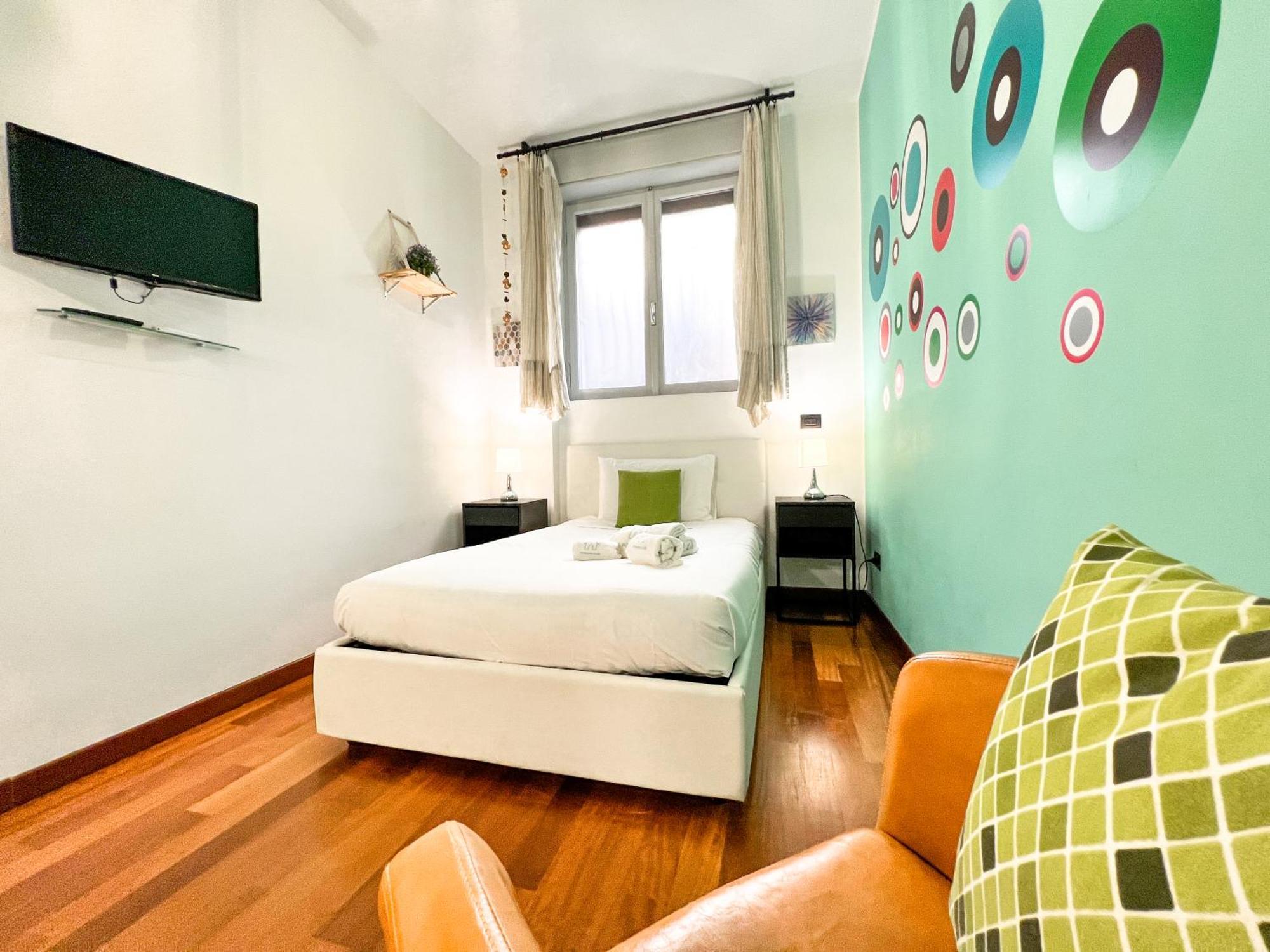 Unique House - 3 Bedrooms & 2 Bathrooms With 4 Beds - 100 Meters To The Metro A روما المظهر الخارجي الصورة