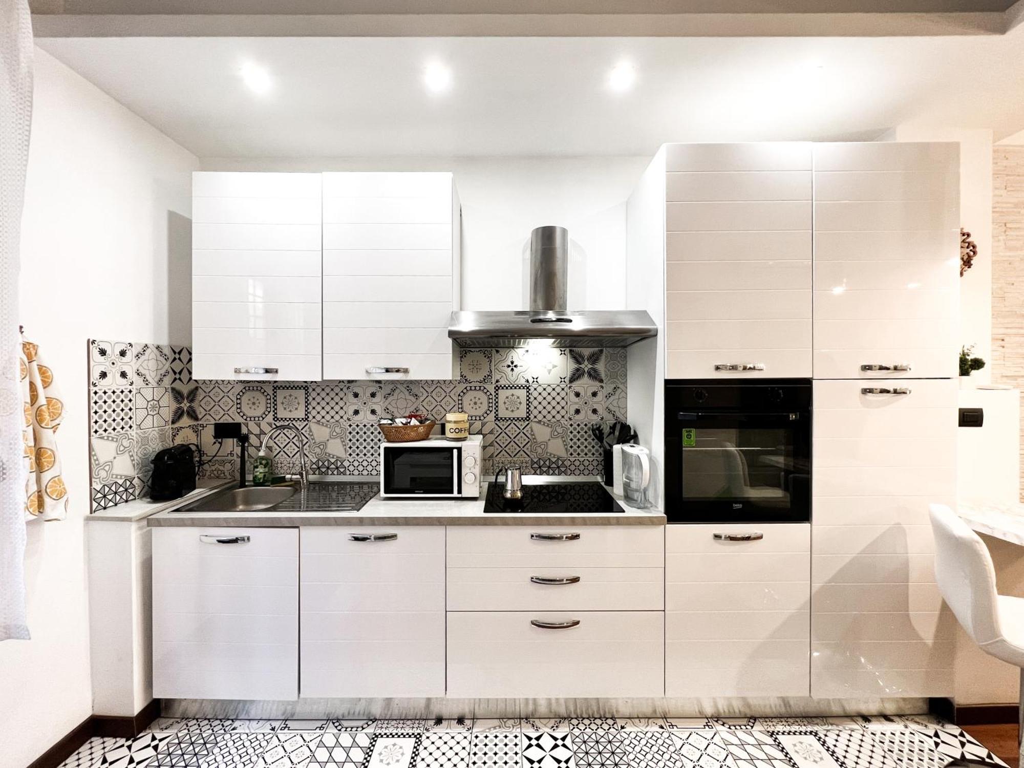 Unique House - 3 Bedrooms & 2 Bathrooms With 4 Beds - 100 Meters To The Metro A روما المظهر الخارجي الصورة